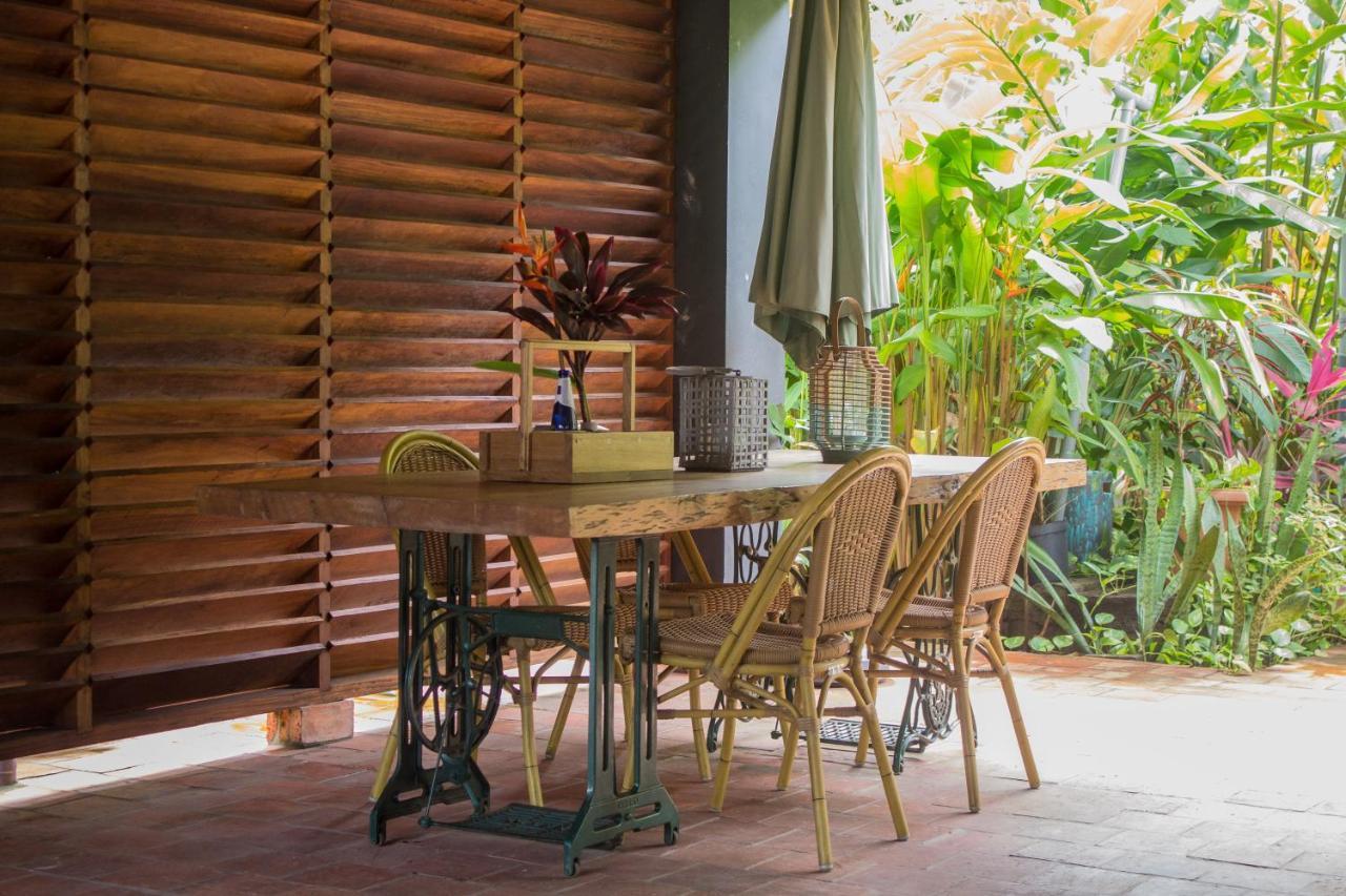 Couleur Locale Paramaribo Luaran gambar